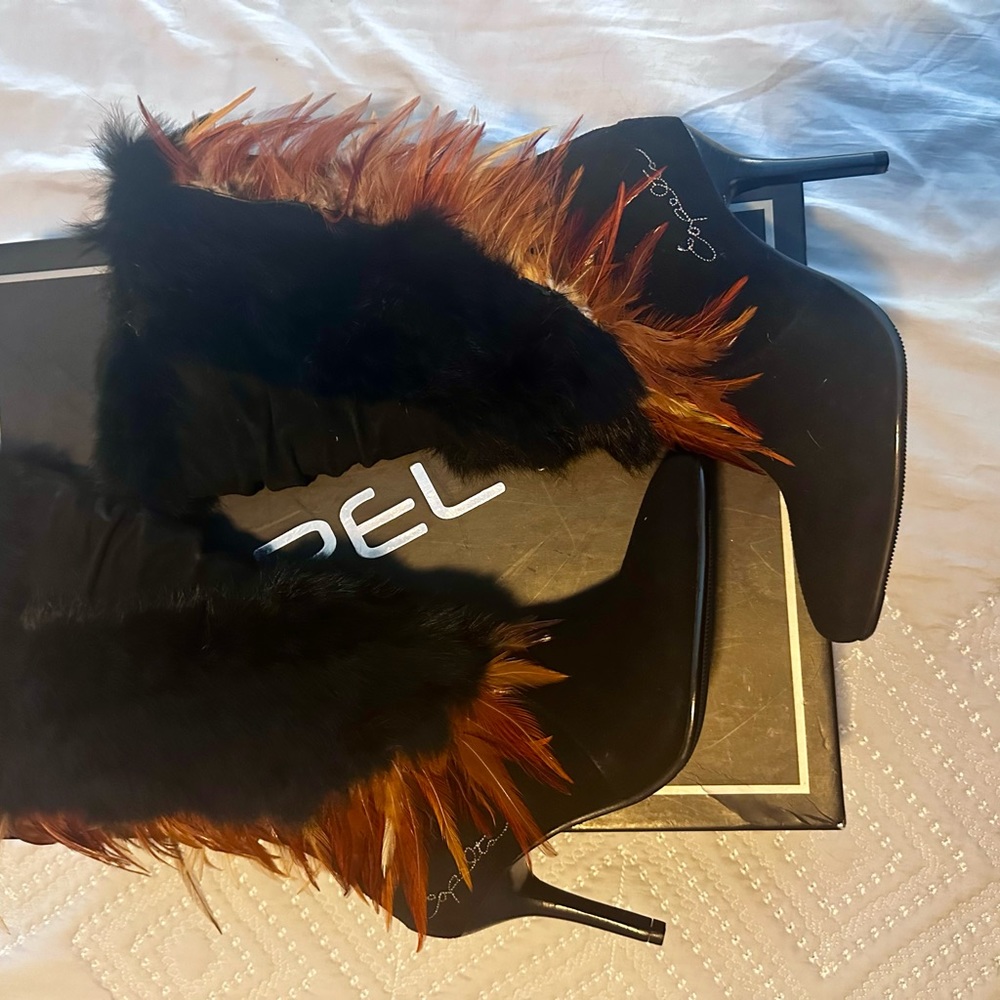 Capelta Couture Black boots with feathers Euphoric Prey sz 38 sz 7.5 sz 7 1/2